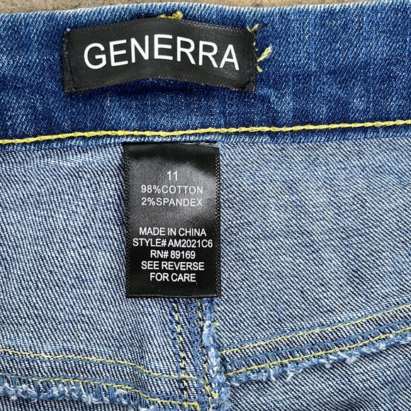 EUC Generra denim distressed capris - Picture 7 of 16